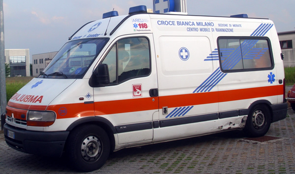 La Croce Bianca dona un'ambulanza a Cassago chiama Chernobyl, la 2^ in 1 anno